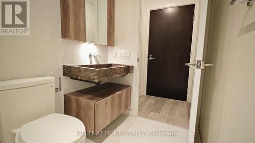 4005 - 11 YORKVILLE AVENUE , Toronto, Ontario M4W 1L2 3