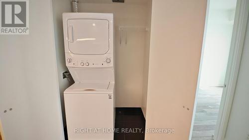 4005 - 11 YORKVILLE AVENUE , Toronto, Ontario M4W 1L2 5