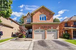 157 WALLER STREET Whitby, ON L1R 2P7
