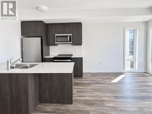 214 - 3 BANCROFT LANE E , Richmond Hill, Ontario L4E 1M1 2