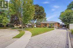 15 LINTON Place  Kitchener, ON N2B 2K1