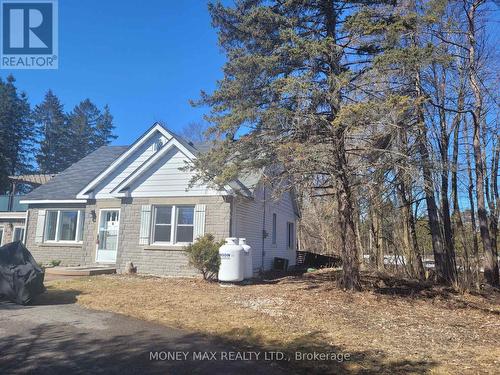 B - 2952 PRINCE OF WALES DRIVE , Ottawa, Ontario K2E 0B2 2