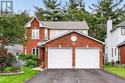 15 CONANT PLACE S  Ottawa, ON K2L 3Z8