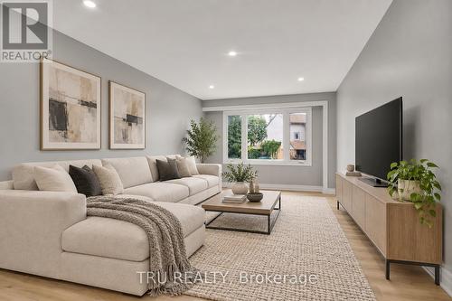 52 GREENBORO CRESCENT , Ottawa, Ontario K1T 1W5 5