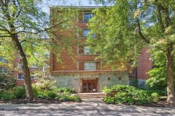 205-3465 Av. Ridgewood Montréal (Côte-Des-Neiges/Notre-Dame-De-Grâce), QC H3V 1B4