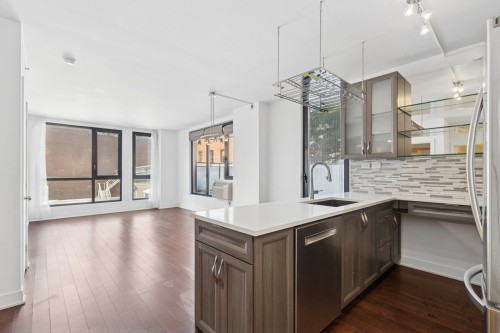 551-950 Rue Notre-Dame O. , Montréal (Le Sud-Ouest), QC H3C 0K3 2