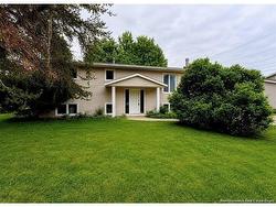23 Pembroke ST Riverview, NB E1B 3Z9