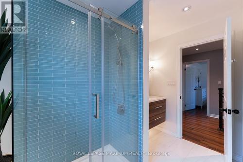 5221 Garland Crescent, Burlington, ON 