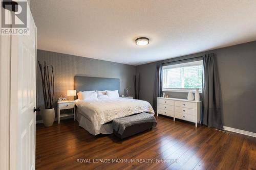 5221 Garland Crescent, Burlington, ON 
