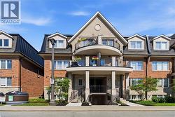 2420 BARONWOOD Drive Unit# 9-01 Oakville, ON L6M 0X6