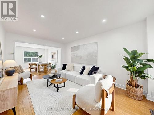 26 ERLA COURT  Markham, ON L3S 3B3