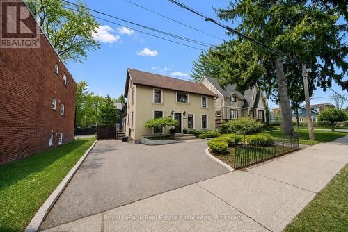 36 Mississauga Road N, Mississauga, ON 