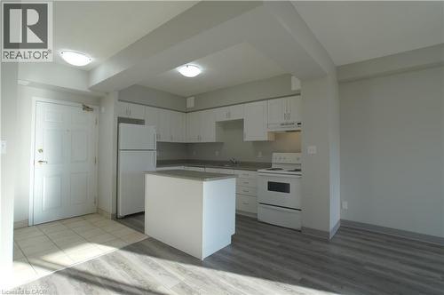 736 OLD ALBERT Street Unit# 403 , Waterloo, Ontario N2L 6R4 3