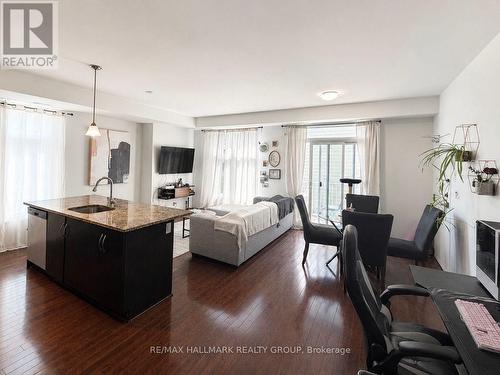 E - 861 BLACKCOMB PRIVATE , Ottawa, Ontario K1G 4E4 2