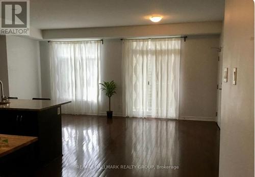 E - 861 BLACKCOMB PRIVATE , Ottawa, Ontario K1G 4E4 5