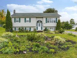 1030 Club Crescent  New Minas, NS B4N 4Z5