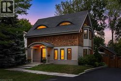 423 SMITH Avenue  Burlington, ON L7R 2T9