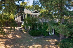 3870 Rowland Ave Saanich, BC V8Z 1Y1