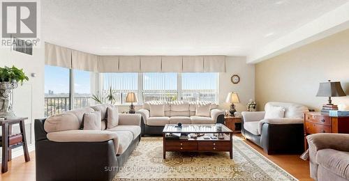 818 - 2 RAYMERVILLE DRIVE , Markham, Ontario L3P 7N7 3