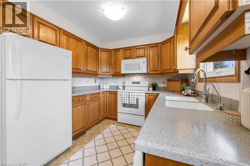 2134 Cartier Crescent, Burlington, ON 