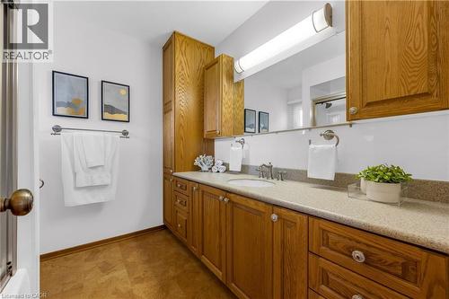 2134 Cartier Crescent, Burlington, ON 