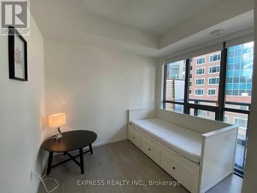 716 - 101 CHARLES STREET E , Toronto, Ontario M4Y 0A9 5