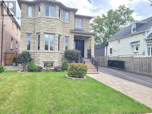 9 AUGUST AVENUE , Toronto, Ontario M1L 3M8 2