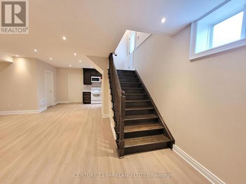 9 AUGUST AVENUE , Toronto, Ontario M1L 3M8 5