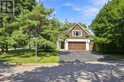 125 ULSTER DRIVE Oakville, ON L6L 3P3