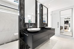 Salle de bains attenante à la CCP - 