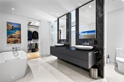 Salle de bains attenante à la CCP - 