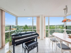 # 716-40 Harding Boulevard WRichmond Hill, ON L4C 9S5