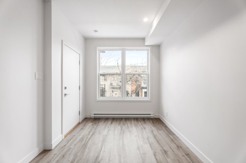 6286 Av. De Gaspé , Montréal (Rosemont/La Petite-Patrie), QC H2S 2X7 3