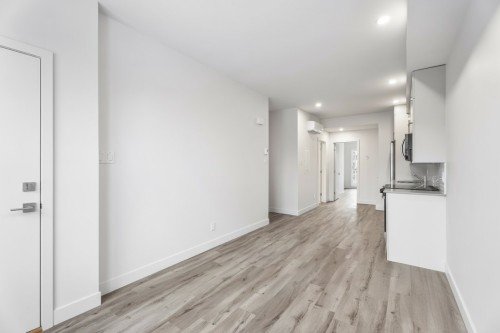 6290 Av. De Gaspé , Montréal (Rosemont/La Petite-Patrie), QC H2S 2X7 3