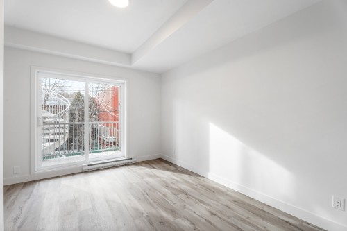 6290 Av. De Gaspé , Montréal (Rosemont/La Petite-Patrie), QC H2S 2X7 5