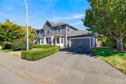 1000 Kingsley Cres Comox, BC V9M 3R7