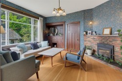 2734 Avebury Ave Victoria, BC V8R 3W4
