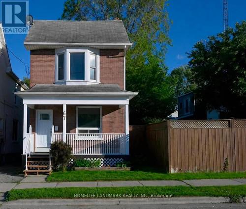67 BANTING AVENUE  Oshawa, ON L1H 2M1