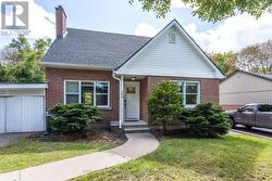 306 GLENGARRY ROAD Kingston (West Of Sir John A. Blvd), ON K7M 3J9