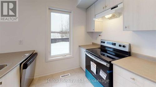 58 BROWN BEAR STREET , Barrie, Ontario L9J 0H8 3