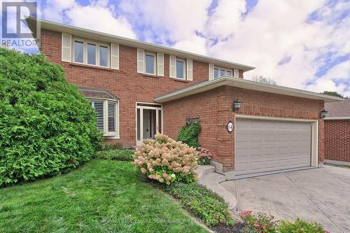64 GOLF LINKS DRIVE  Aurora, ON L4G 3V3