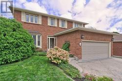 64 GOLF LINKS DRIVE Aurora, ON L4G 3V3