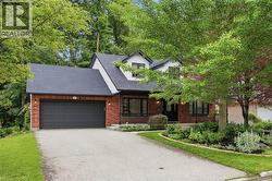 292 THORNCREST Drive Waterloo, ON N2L 5R5