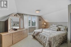 upstairs bedroom - 