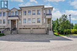 6 PLOWMAN LANE Richmond Hill, ON L4S 0G4