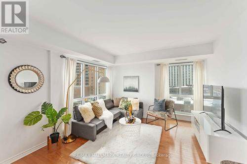 608 - 200 RIDEAU STREET , Ottawa, Ontario K1N 5Y1 2