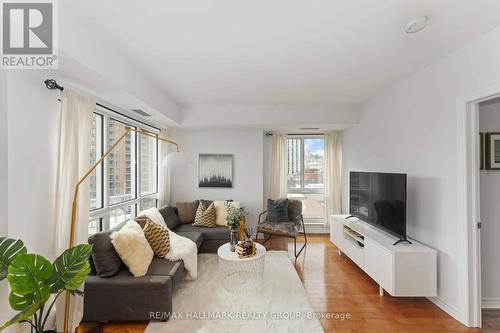 608 - 200 RIDEAU STREET , Ottawa, Ontario K1N 5Y1 3