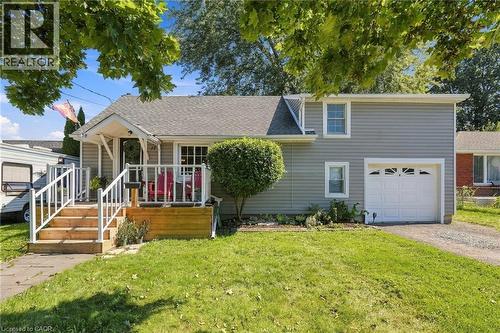 17 FOXGLOVE Avenue  St. Catharines, ON L2M 3E7
