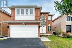 6348 NEWCOMBE DRIVE Mississauga, ON L5V 2G5