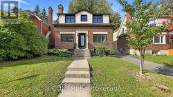 232 GOULBURN AVENUE Ottawa, ON K1N 8E4
